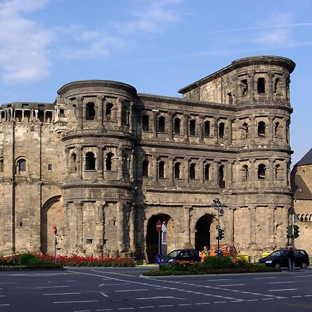 Blick Auf Den Weinberg - Apartment Mit Balkon Tréveris Exterior foto